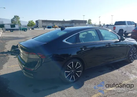 2025 Honda Accord Hybrid Touring z USA, uszkodzony, nr VIN 1HGCY2F80SA016356